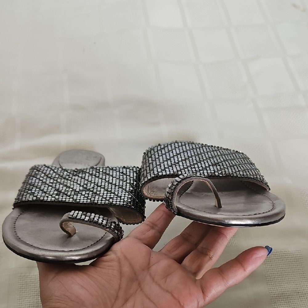 Elegant Silver Slide Sandals - Picture 4 of 16